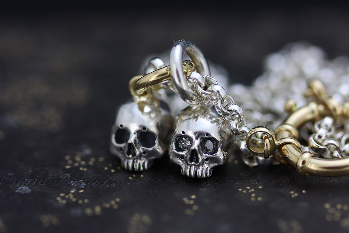 その他 New mini skull marble pendant Miniature Marble Skull Pendant with Silver Jaw | Macabre Gadgets